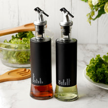 Charger l&#39;image dans la galerie, 2 Piece Oil and Vinegar Dispenser Set with Drip-Free Pourers and Black Shells
